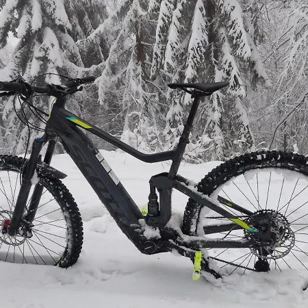 לינה וארוחת בוקר Gosciniec Solisko שצ'צ'ירק